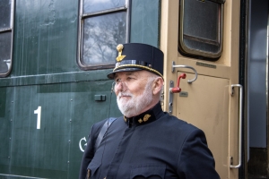 nick Canon EOS 90D f/5 1/125sec ISO-100 44mm