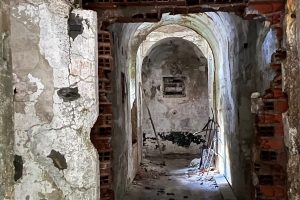 iPhone 13 f/1.6 1/5sec ISO-1000 5.1mm