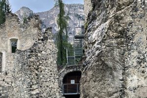 iPhone 13 f/1.6 1/483sec ISO-50 5.1mm