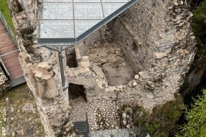 iPhone 13 f/1.6 1/569sec ISO-50 5.1mm