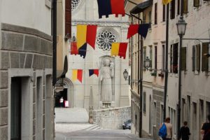 Canon EOS 90D f/5.6 1/160sec ISO-100 47mm Horizontal (normal)