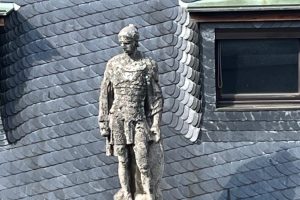 iPhone 13 f/1.6 1/1140sec ISO-50 5.1mm