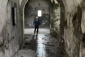 iPhone 13 f/1.6 1/15sec ISO-1000 5.1mm