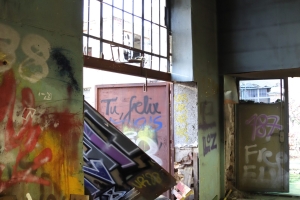 Canon EOS 90D f/4 1/125sec ISO-320 17mm Horizontal (normal)