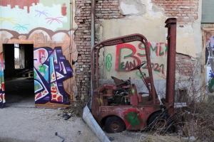 Canon EOS 90D f/4 1/125sec ISO-100 17mm Horizontal (normal)