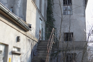 Canon EOS 90D f/4 1/125sec ISO-100 22mm Horizontal (normal)