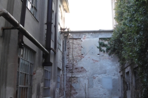 Canon EOS 90D f/4 1/100sec ISO-100 17mm Horizontal (normal)