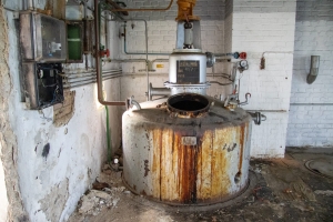 nick Canon EOS 90D f/4 1/13sec ISO-6400 17mm