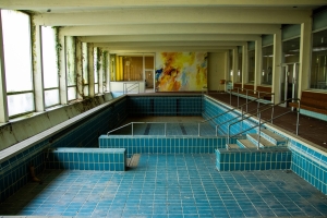 nick Canon EOS 90D f/5 1/60sec ISO-2000 20mm