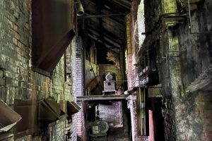 iPhone 13 f/1.6 1/9sec ISO-2500 5.1mm