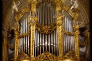 Canon EOS 90D f/4.5 1/6sec ISO-6400 24mm Horizontal (normal)