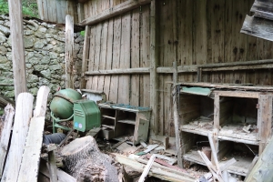 Canon EOS 90D f/5.6 1/80sec ISO-2000 17mm Horizontal (normal)