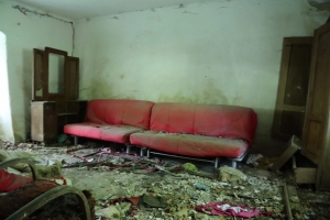 Canon EOS 90D f/5.6 1/2sec ISO-6400 17mm Horizontal (normal)