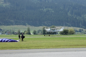 Canon EOS 90D f/5.6 1/400sec ISO-100 85mm Horizontal (normal)