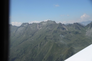 Canon EOS 90D f/5 1/640sec ISO-100 35mm Horizontal (normal)