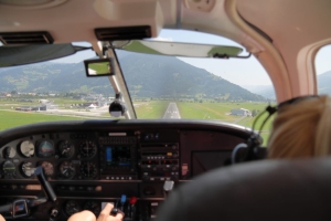 Canon EOS 90D f/4 1/400sec ISO-100 17mm Horizontal (normal)