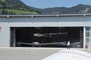 Canon EOS 90D f/4.5 1/800sec ISO-100 33mm Horizontal (normal)