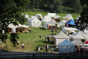 Canon EOS 90D f/5.6 1/640sec ISO-100 76mm Horizontal (normal)