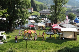 Canon EOS 90D f/4.5 1/320sec ISO-100 33mm Horizontal (normal)