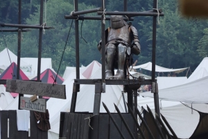 Canon EOS 90D f/5.6 1/160sec ISO-500 81mm Horizontal (normal)