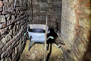 iPhone 13 f/1.6 1/9sec ISO-800 5.1mm