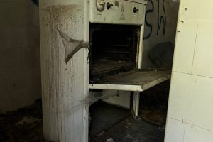 iPhone 13 f/1.6 1/30sec ISO-800 5.1mm