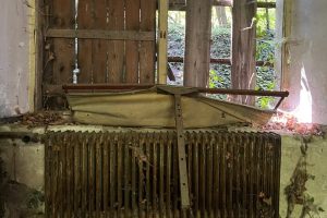 iPhone 13 f/1.6 1/30sec ISO-640 5.1mm